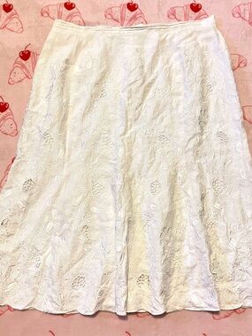 VNTG JSong Collection White Linen Floral Embroidered Eyelet Midi Skirt - Size 18